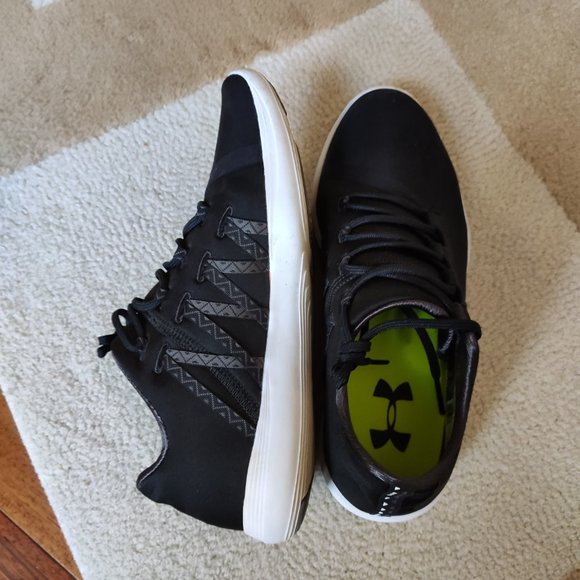 Under Armour Shoes - Picture 4 of 5